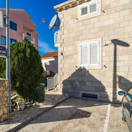 Senjo - One Bedroom With Balcony And Sea View 4 Adults 3 דירה *